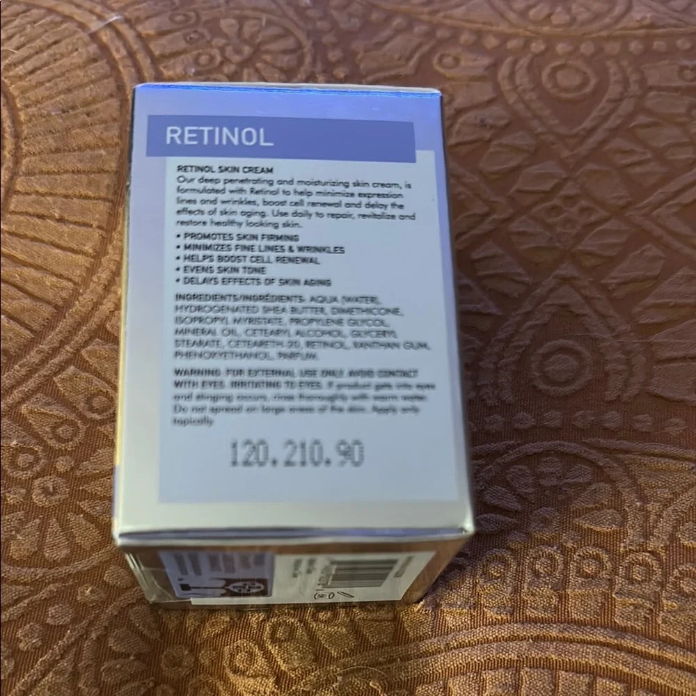 Retinol Skin anti-aging Cream - Blue and Purple